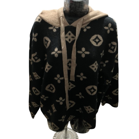 S. Christina Sweaters - S. Christina 100% Cashmere Geometric Print Hooded Sweater Tan and Black